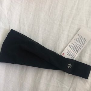 NWT Fringe Fighter Mesh Headband